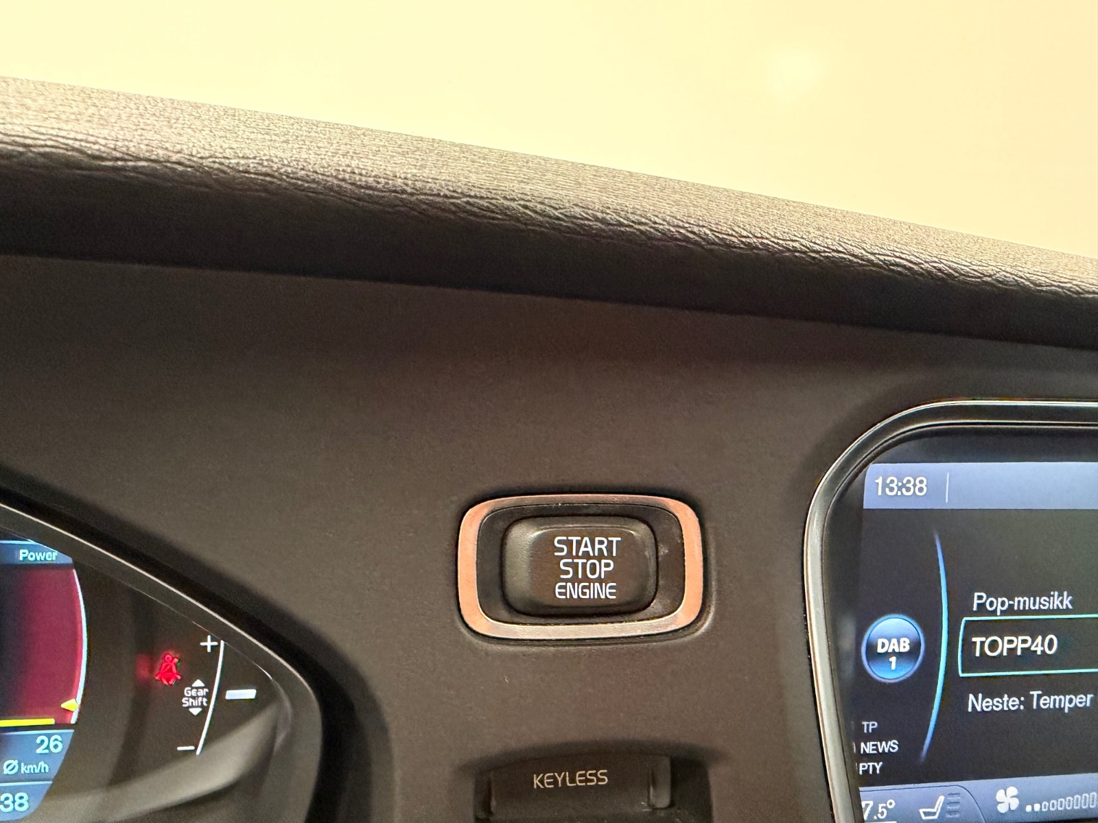 Volvo V40 D2 Manual, 115hp, 2014