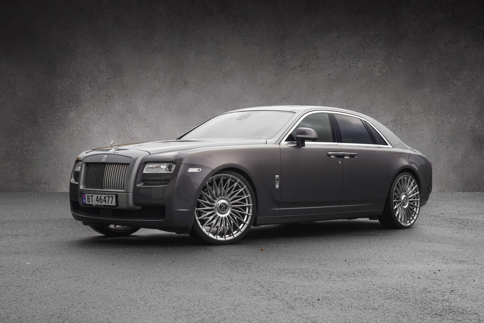 Rolls-Royce Ghost 6.6 V12 Automatisk, 8-trinn, 570hk, 2012