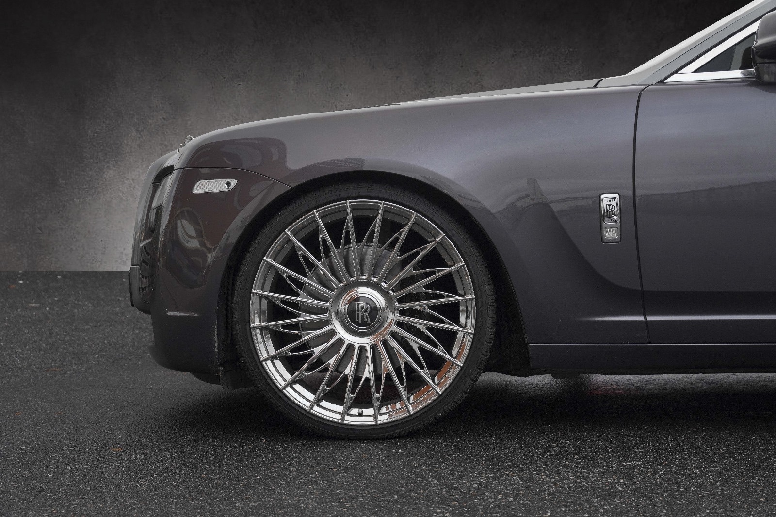 Rolls-Royce Ghost 6.6 V12 Automatisk, 8-trinn, 570hk, 2012