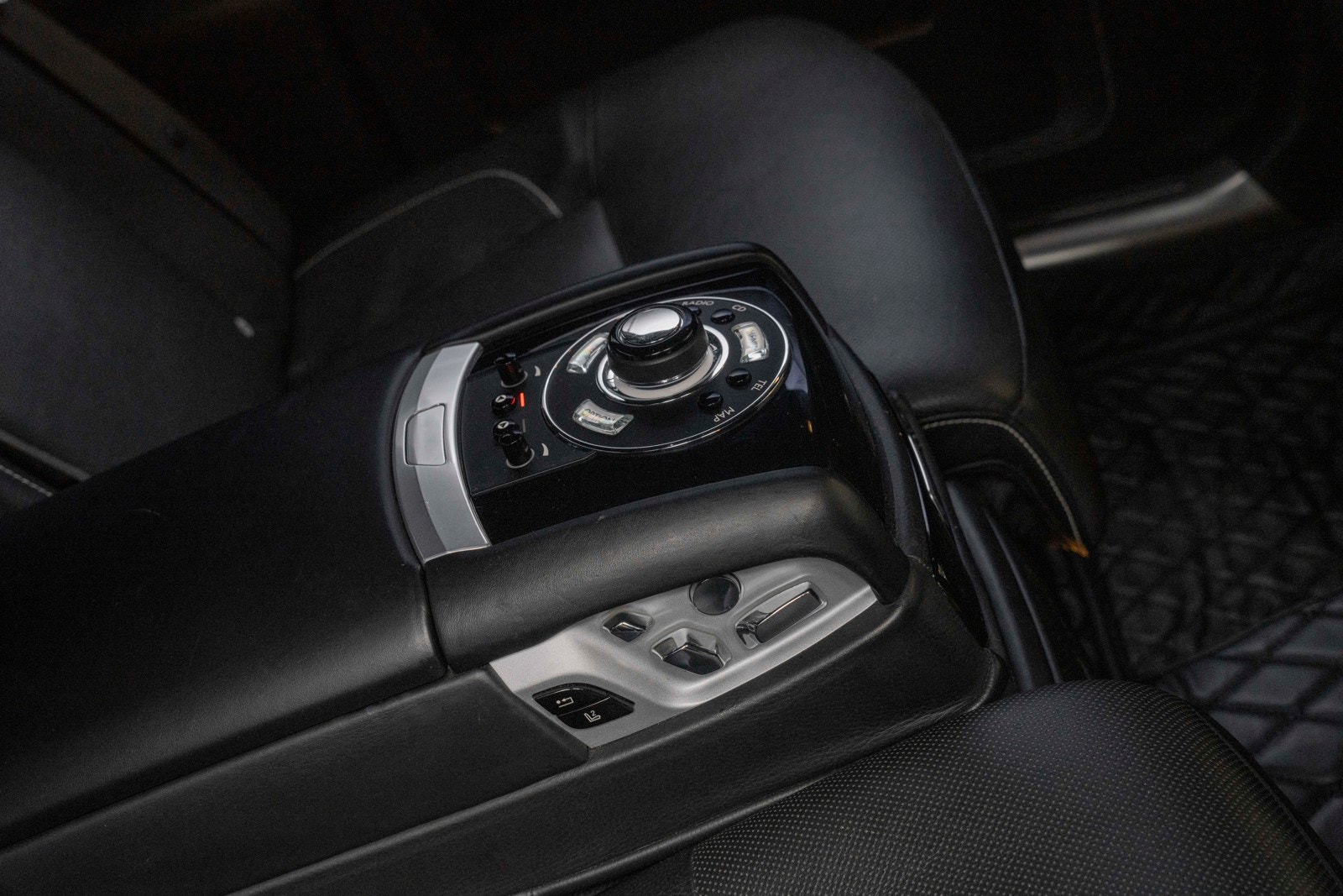 Rolls-Royce Ghost 6.6 V12 Automatisk, 8-trinn, 570hk, 2012