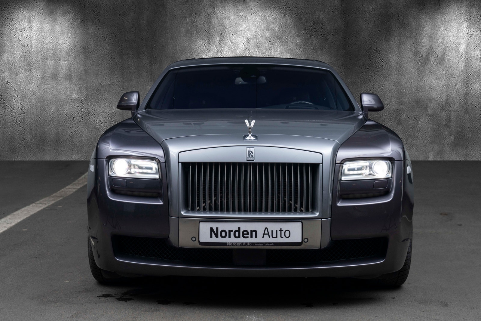 Rolls-Royce Ghost 6.6 V12 Automatisk, 8-trinn, 570hk, 2012