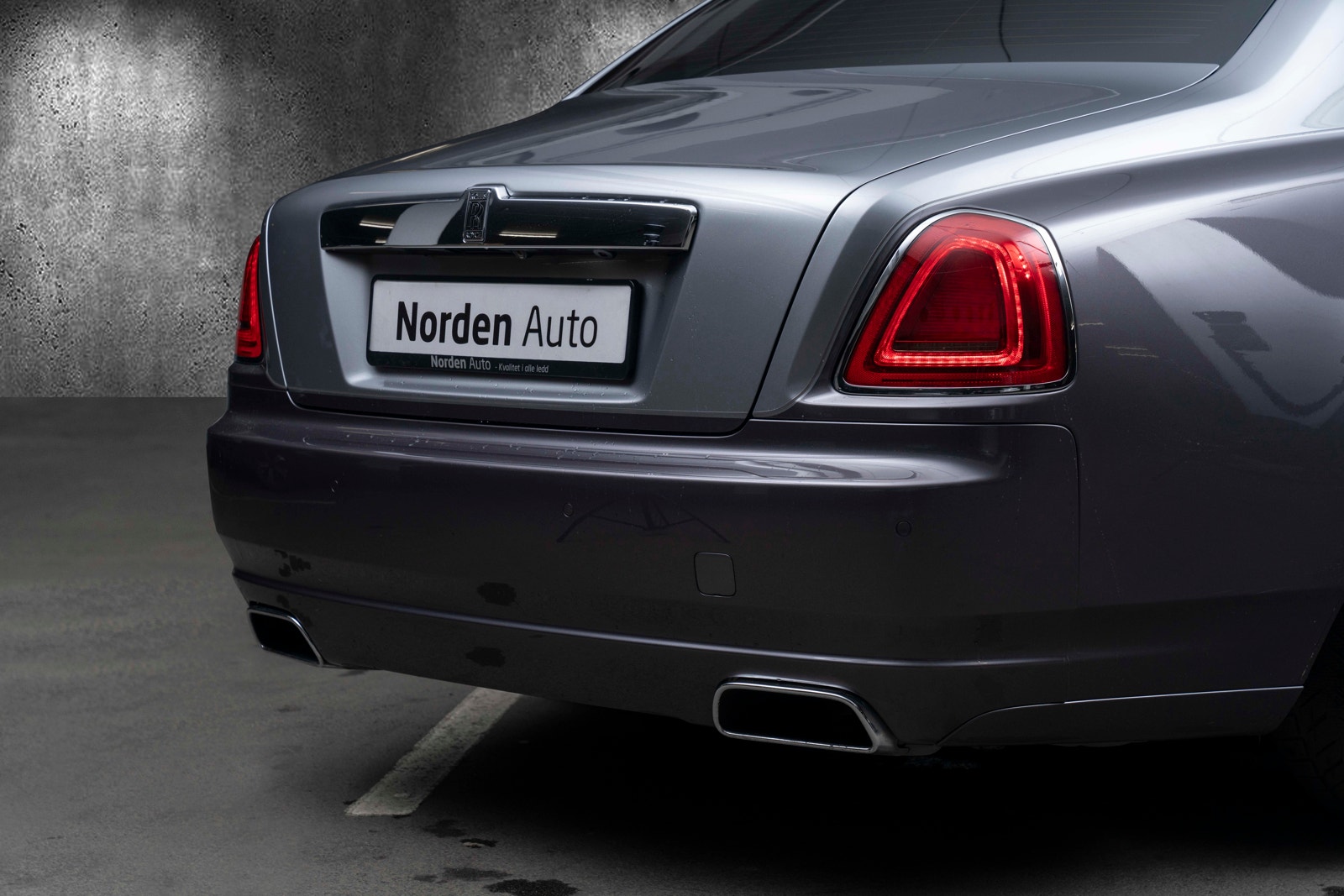 Rolls-Royce Ghost 6.6 V12 Automatisk, 8-trinn, 570hk, 2012