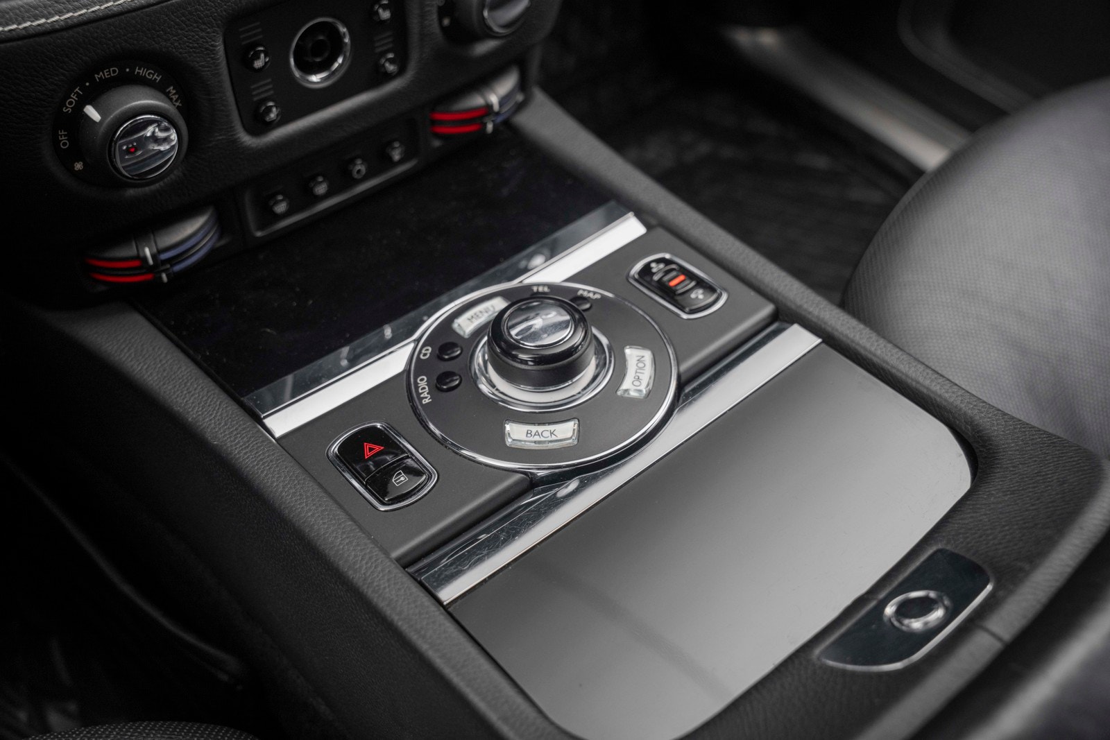 Rolls-Royce Ghost 6.6 V12 Automatisk, 8-trinn, 570hk, 2012