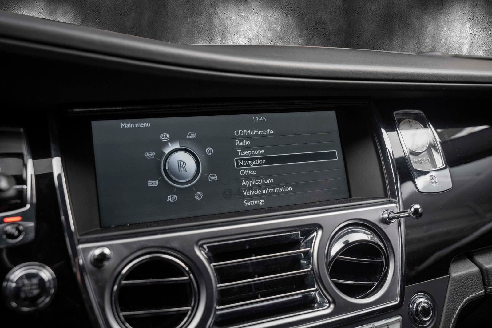 Rolls-Royce Ghost 6.6 V12 Automatisk, 8-trinn, 570hk, 2012