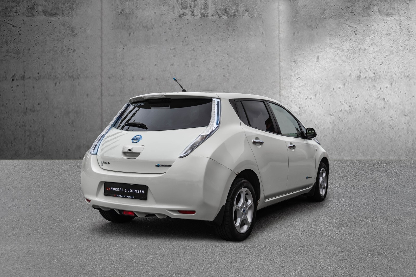 Nissan Leaf 24 kWh, 109hp, 2011