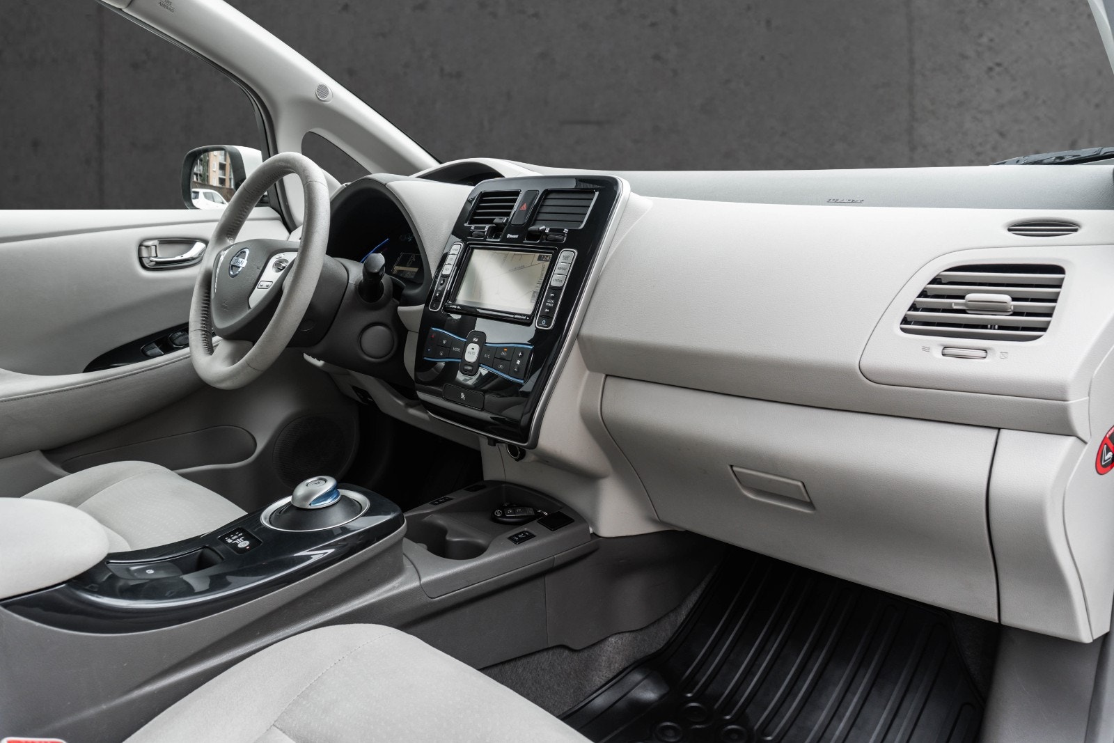 Nissan Leaf 24 kWh, 109hp, 2011
