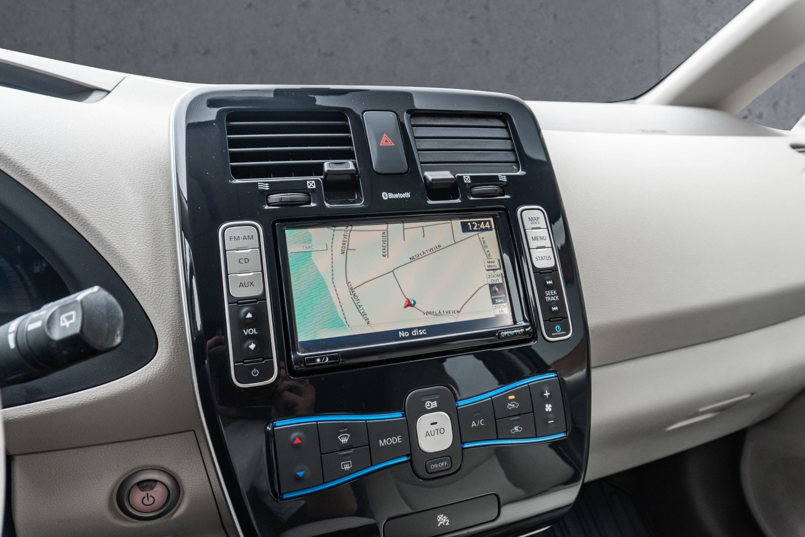 Nissan Leaf 24 kWh, 109hp, 2011
