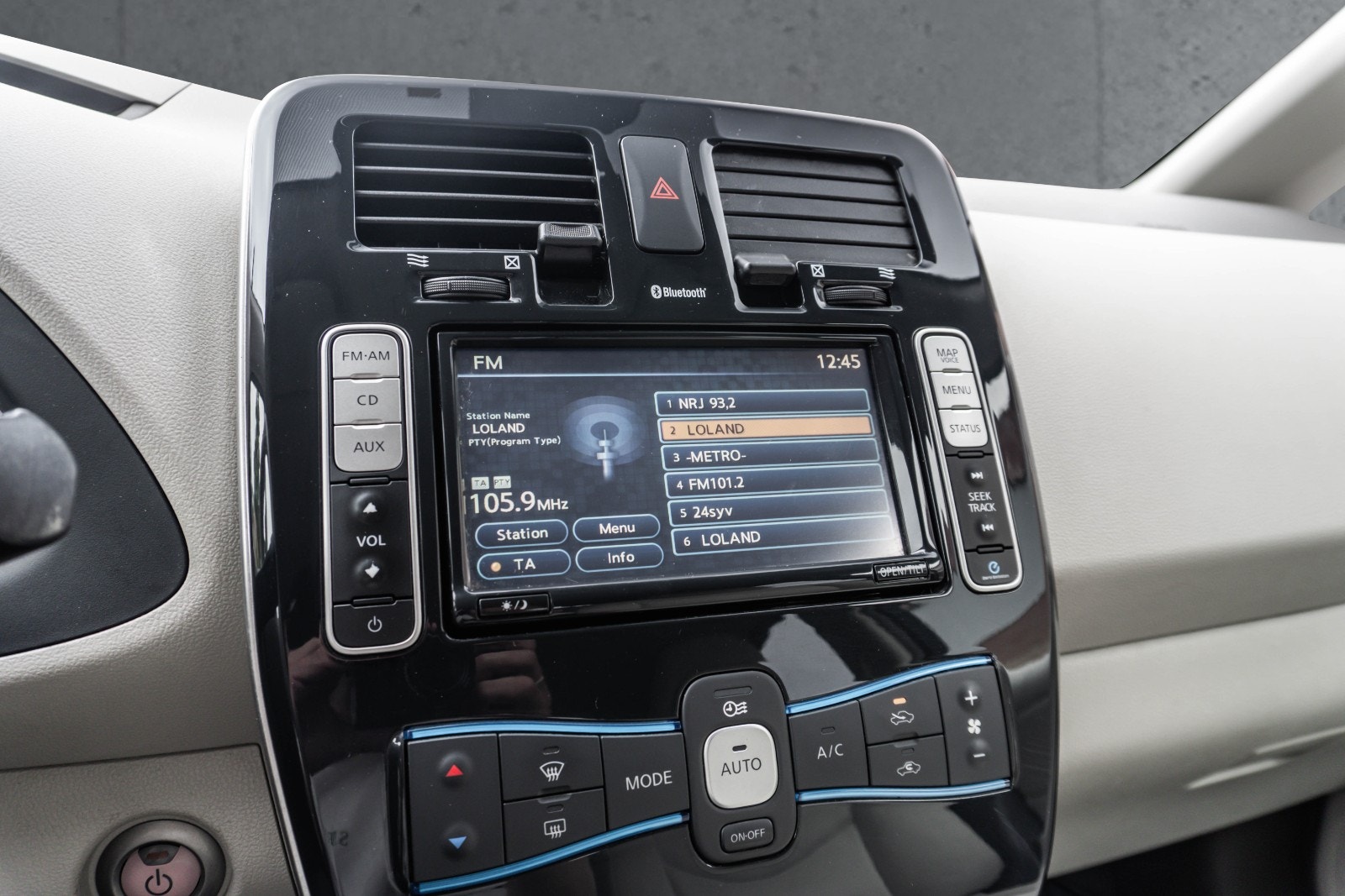Nissan Leaf 24 kWh, 109hp, 2011