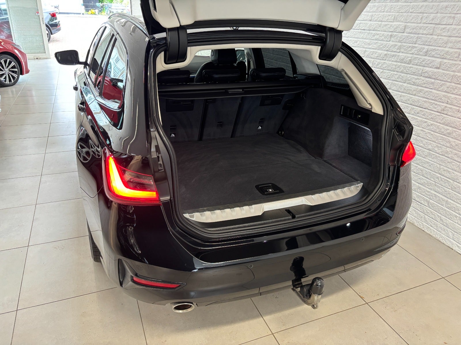 BMW 330e Touring Steptronic, 8-trinn, 292hk, 2022