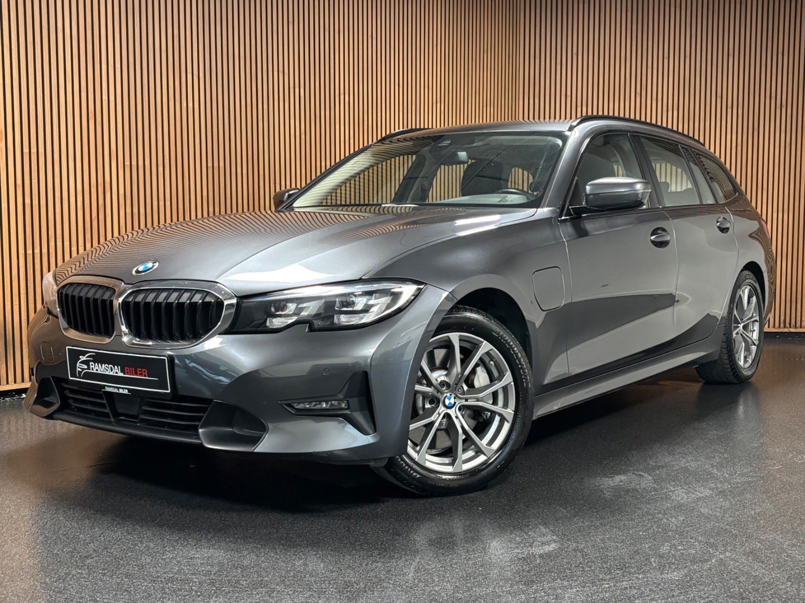 BMW 330e Touring Steptronic, 292hp, 2021