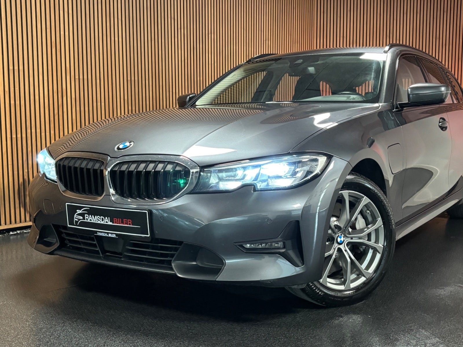BMW 330e Touring Steptronic, 292hp, 2021