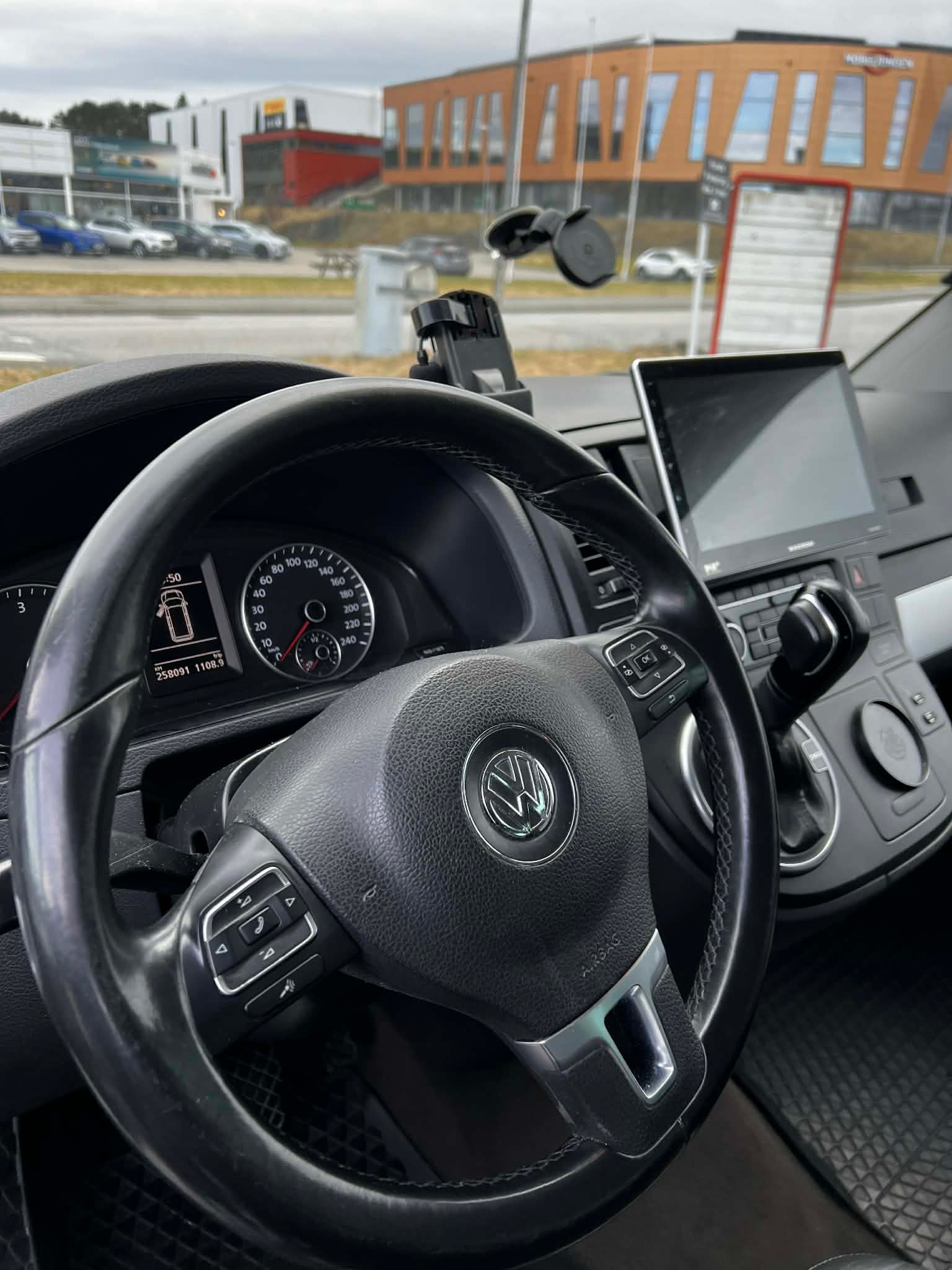 Volkswagen Multivan 2.0 TDI BMT DSG Sequential, 7-trins, 180ps, 2011