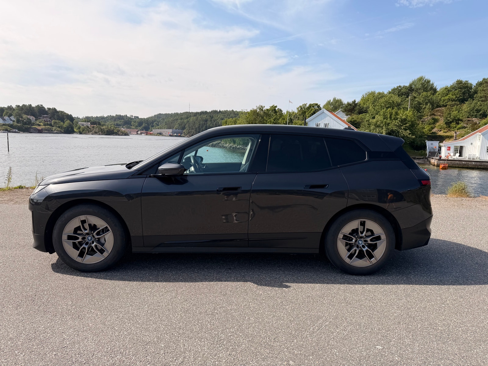 BMW iX xDrive40, 326ps, 2022