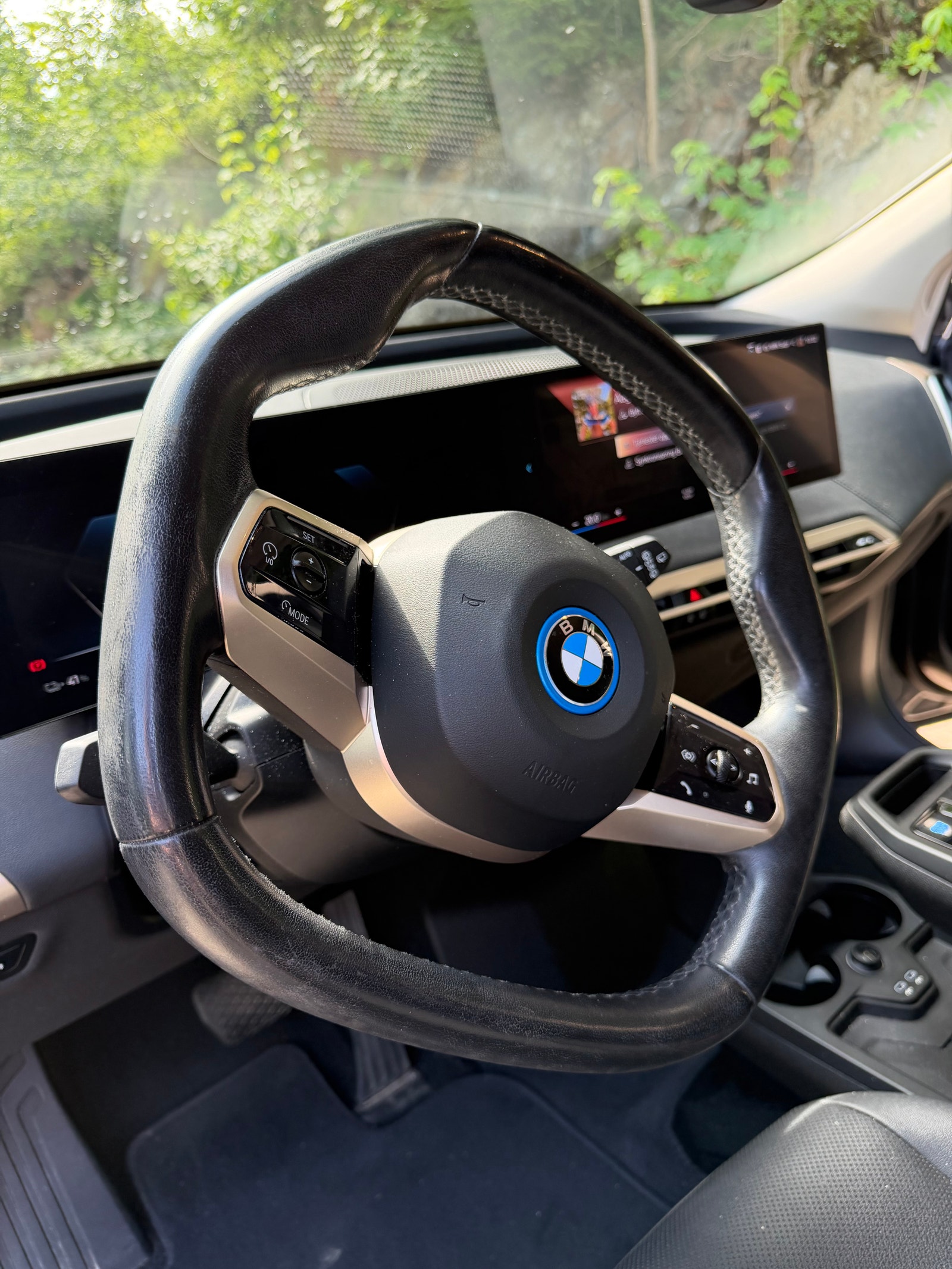 BMW iX xDrive40, 326ps, 2022