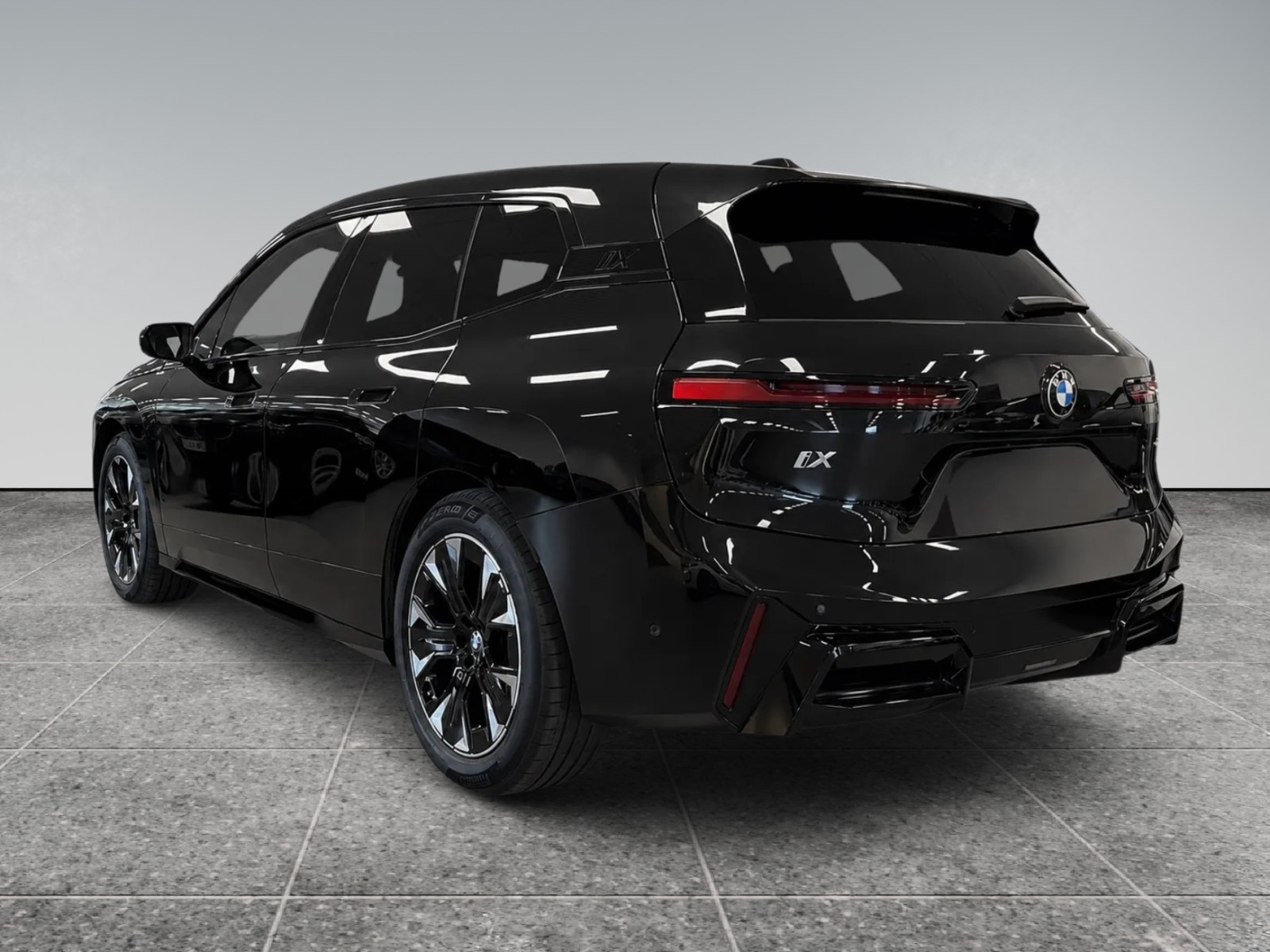 BMW iX xDrive60, 544hk, 2026
