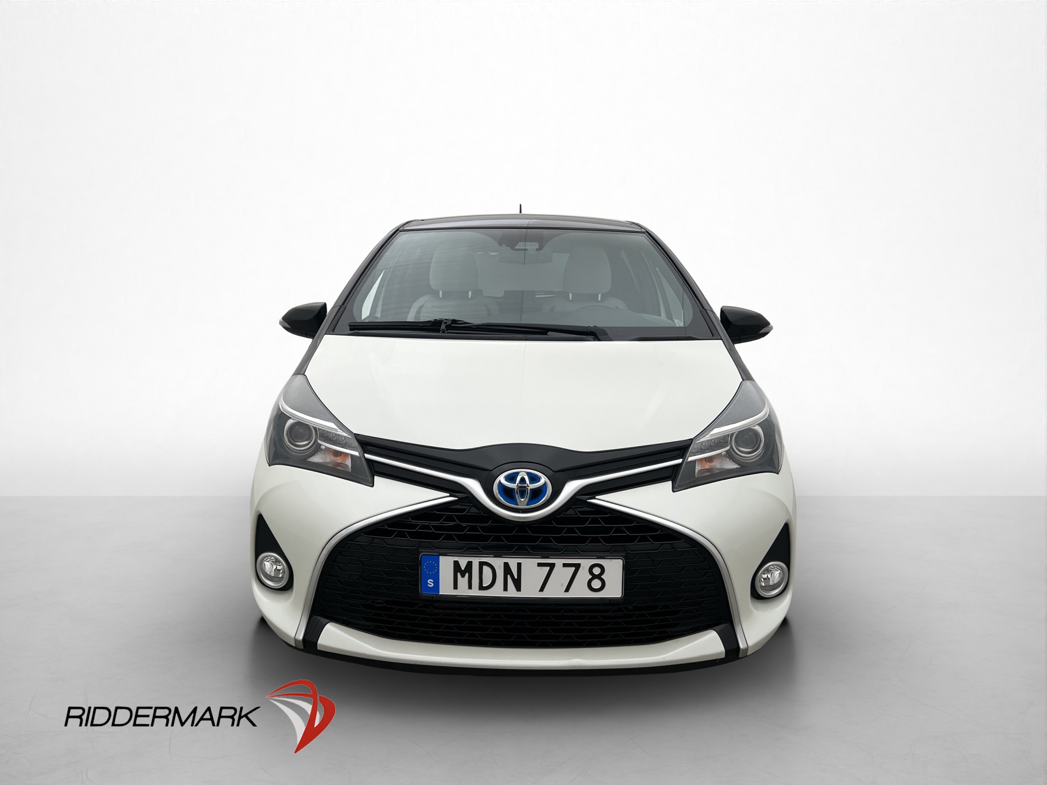 Toyota Yaris Hybrid e-CVT, 101hp, 2016