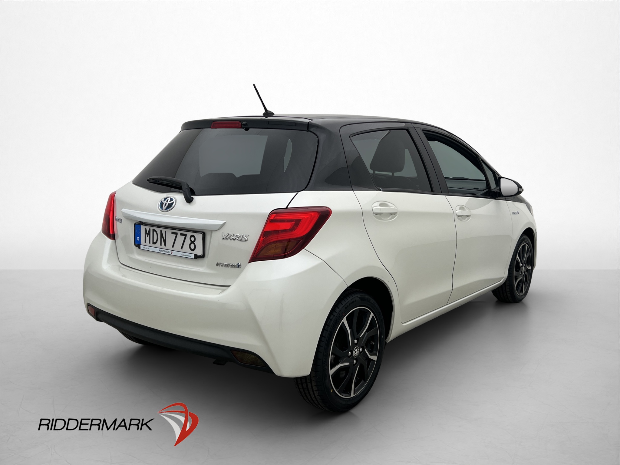 Toyota Yaris Hybrid e-CVT, 101hp, 2016