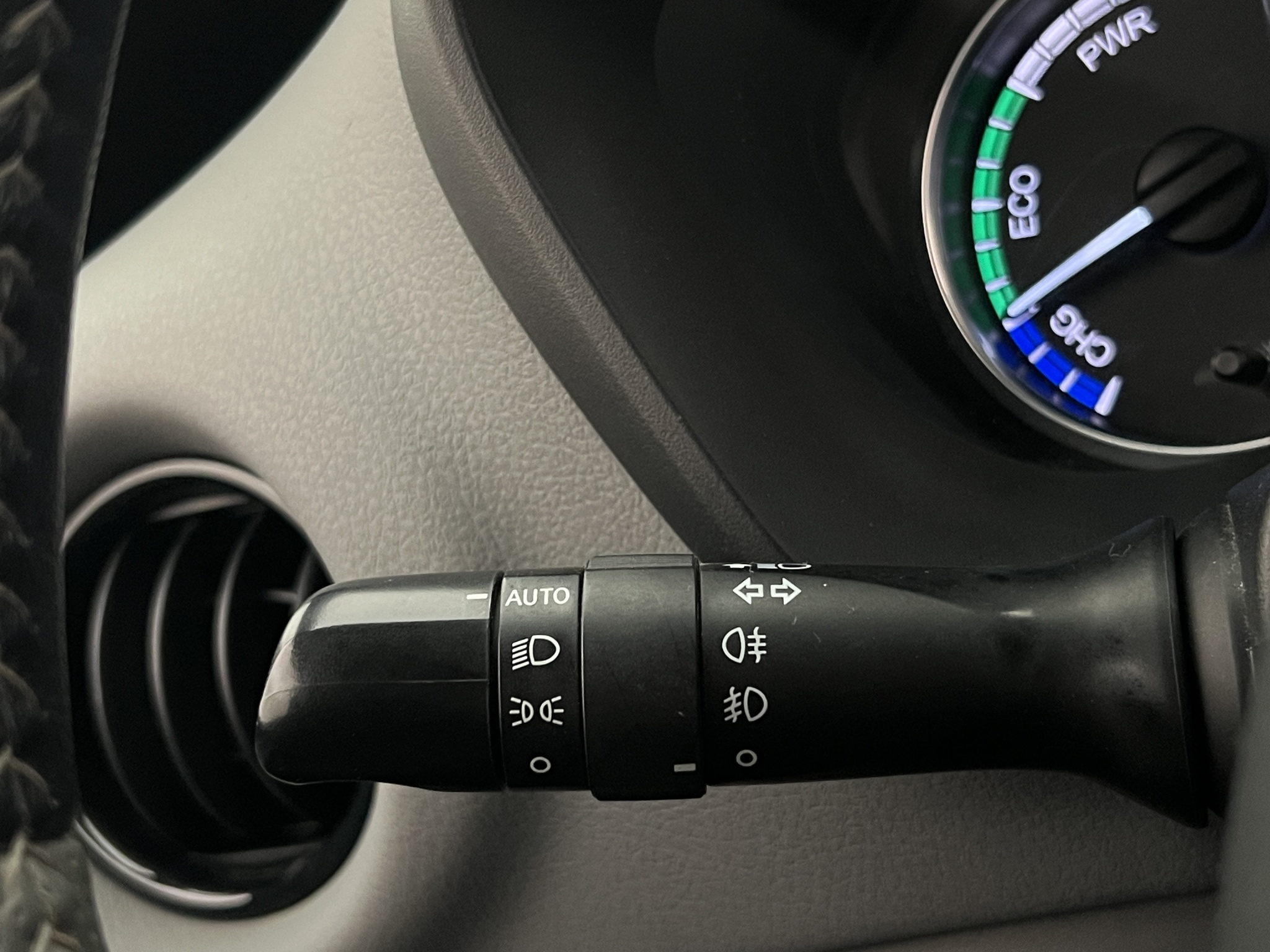 Toyota Yaris Hybrid e-CVT, 101hp, 2016