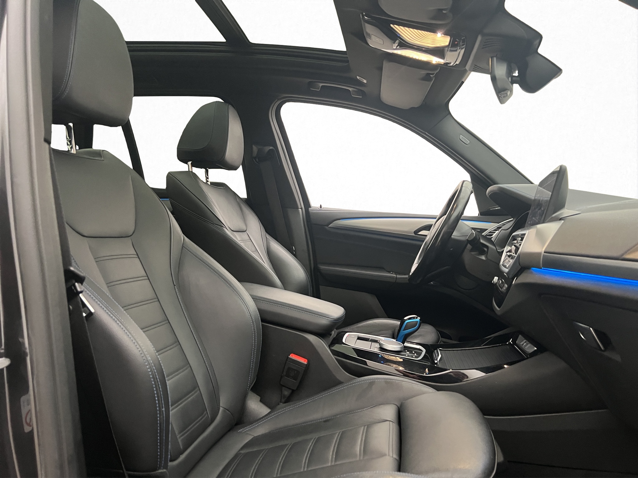 BMW iX3, 286hp, 2022