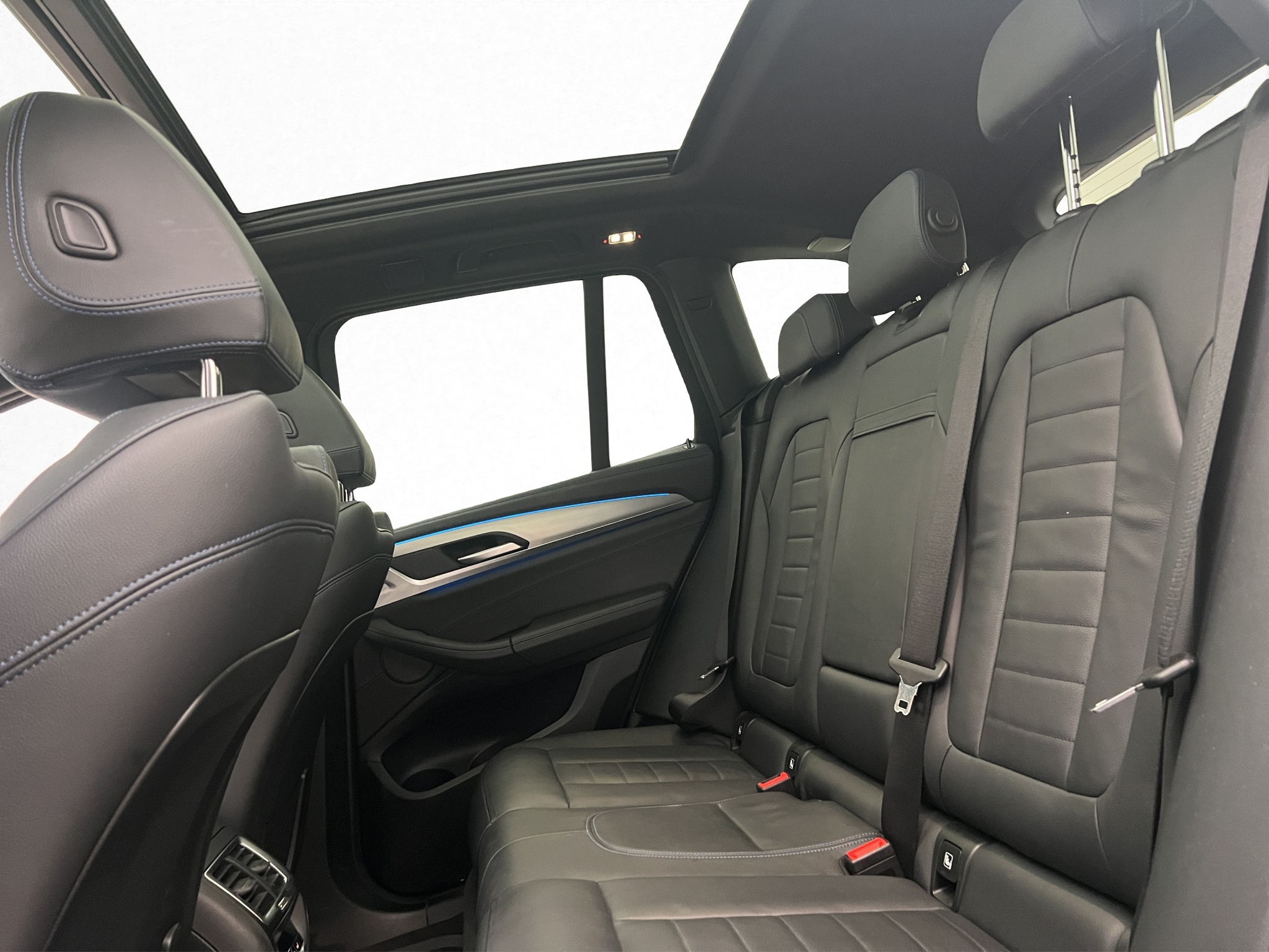 BMW iX3, 286hp, 2022