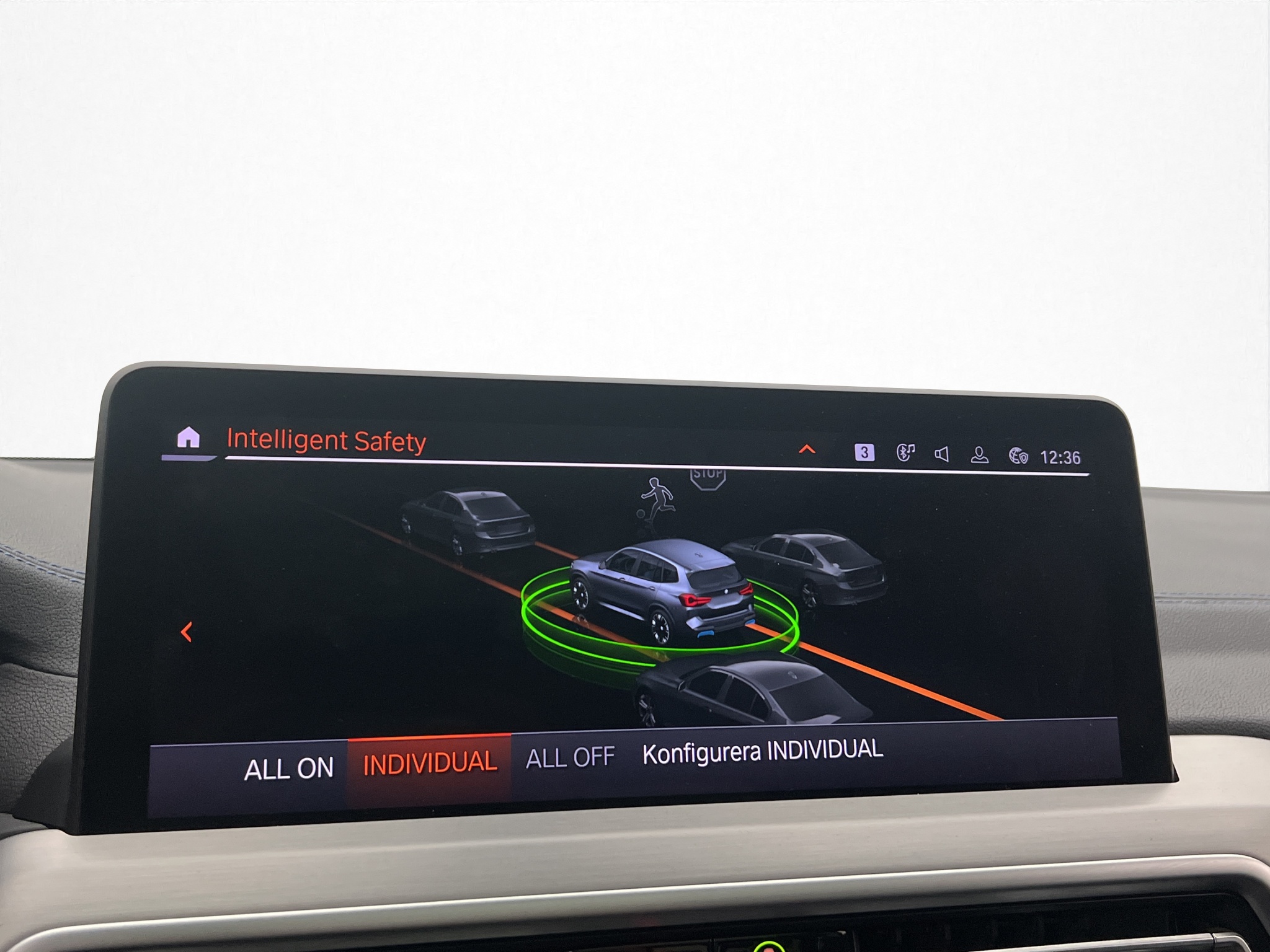 BMW iX3, 286hp, 2022