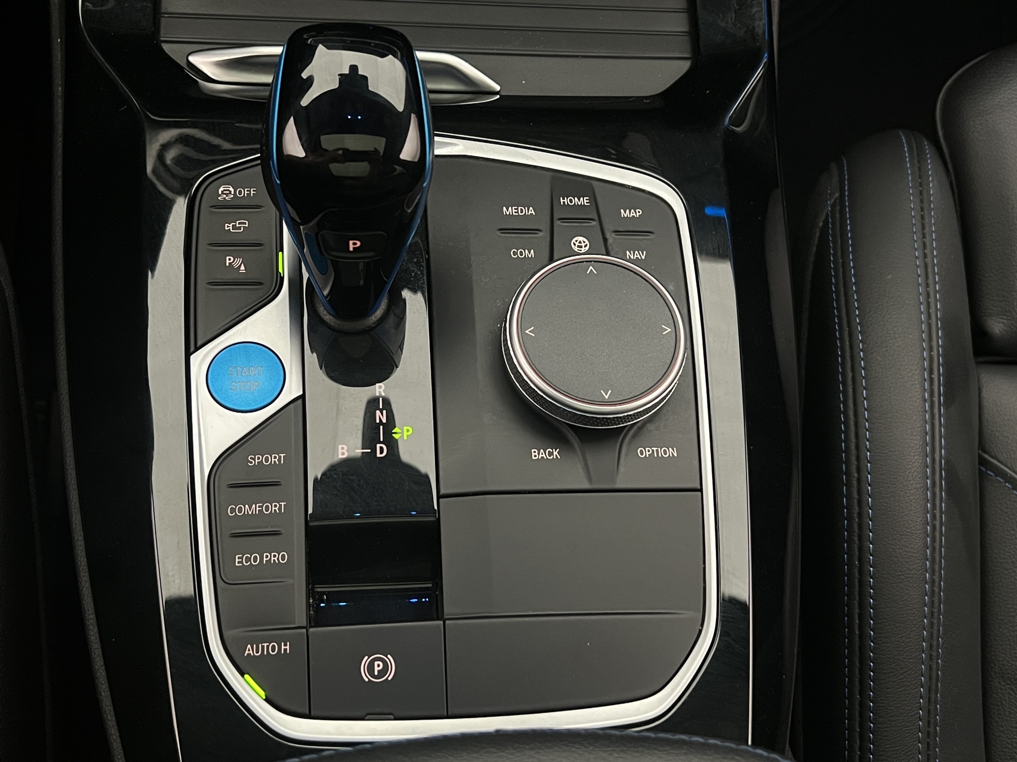 BMW iX3, 286hp, 2022