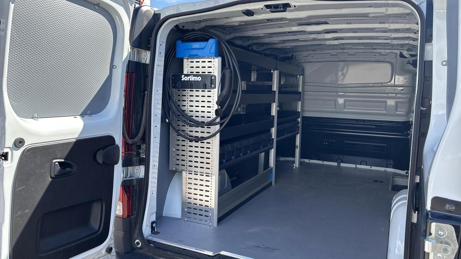 Renault Trafic E-TECH Van, 122hp, 2026
