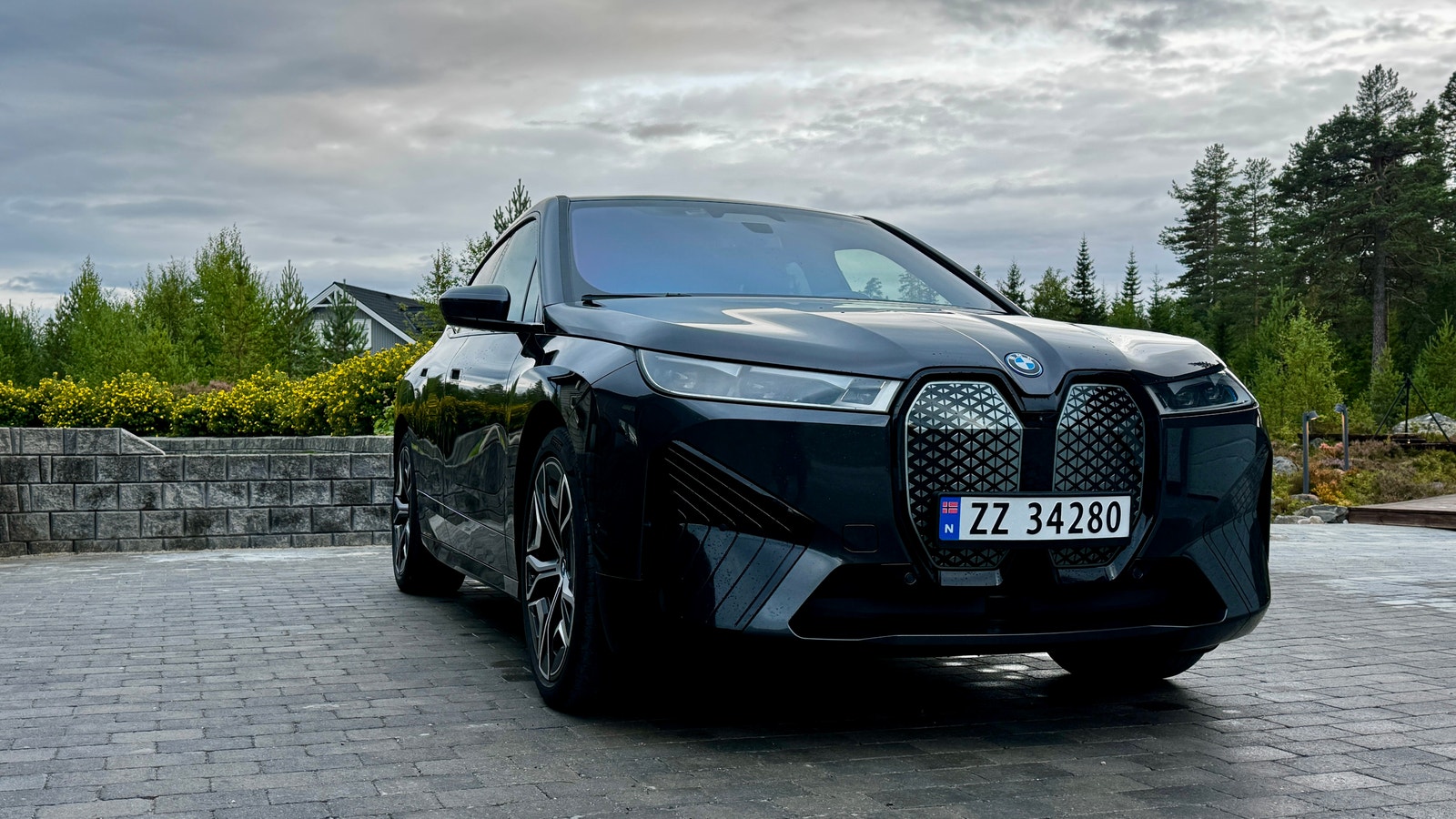 BMW iX xDrive50, 524hk, 2022