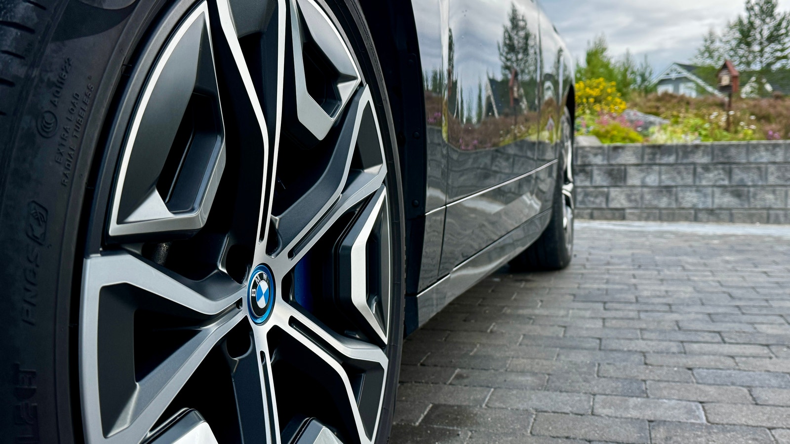 BMW iX xDrive50, 524hk, 2022