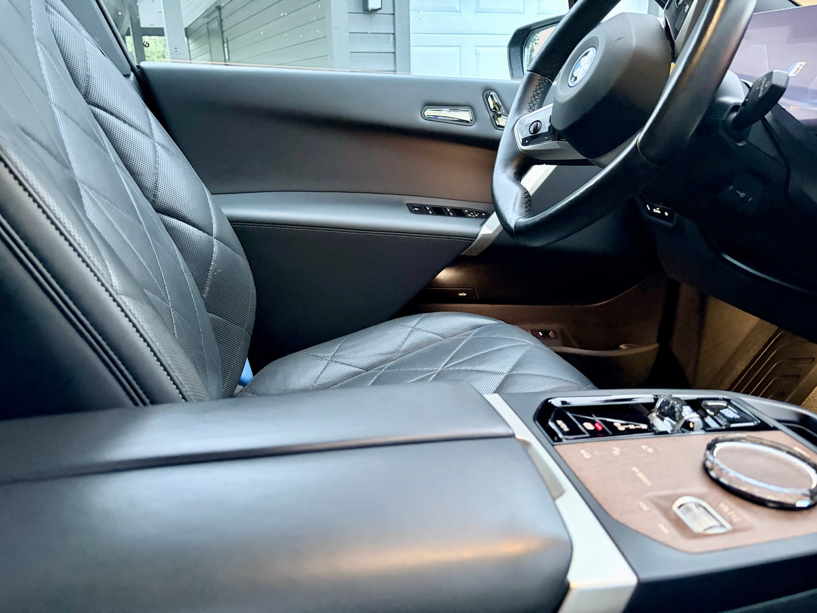 BMW iX xDrive50, 524hk, 2022