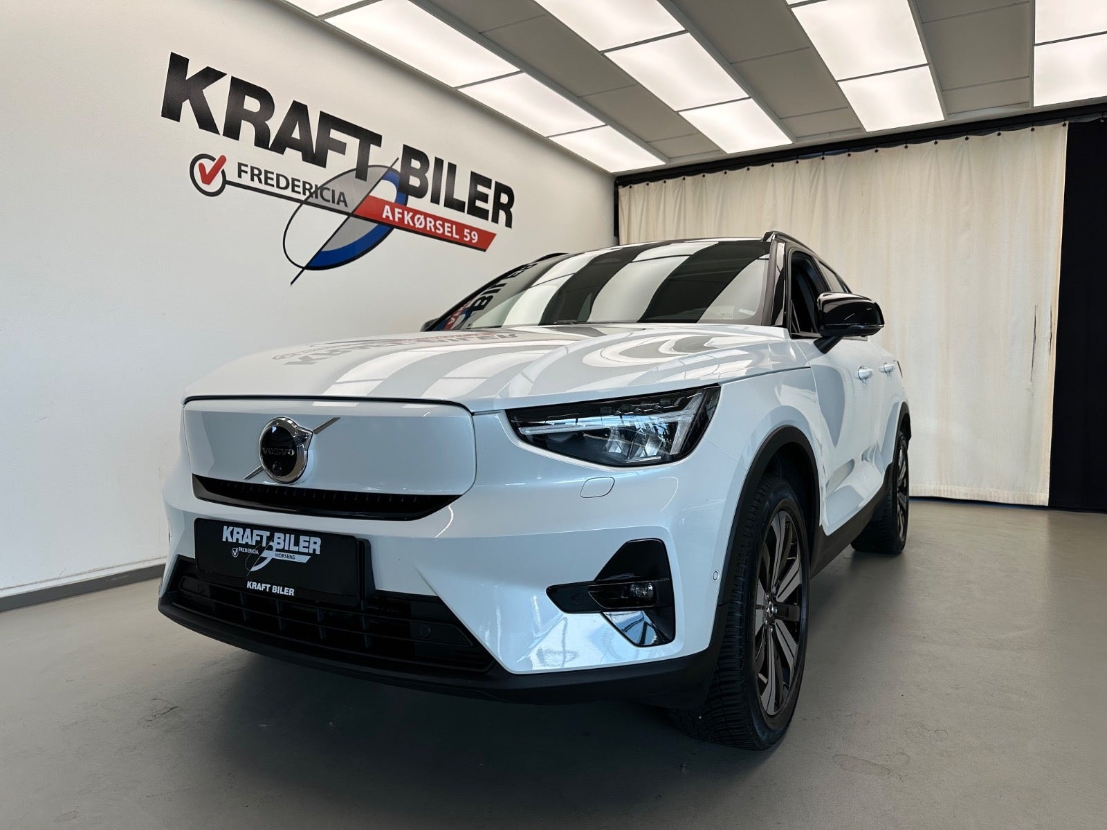Volvo XC40 Recharge Twin, 408ps, 2023