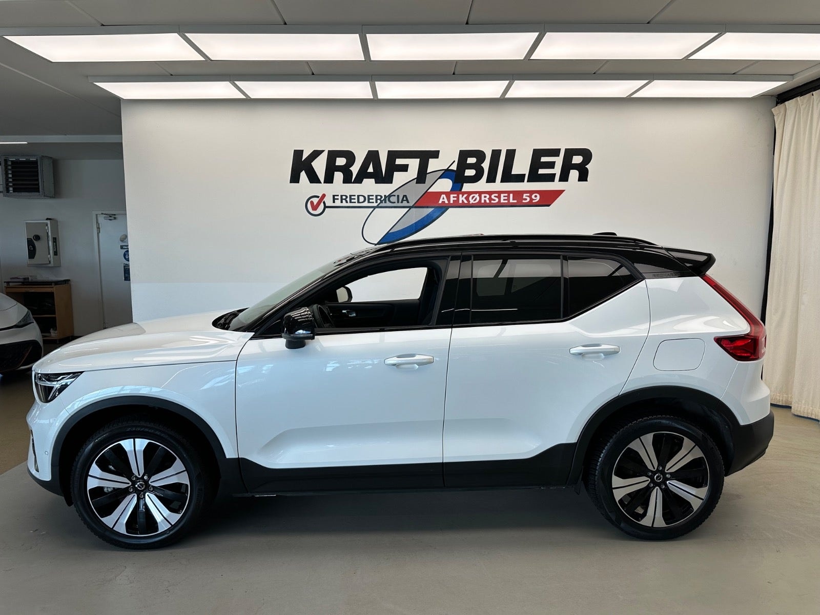 Volvo XC40 Recharge Twin, 408ps, 2023