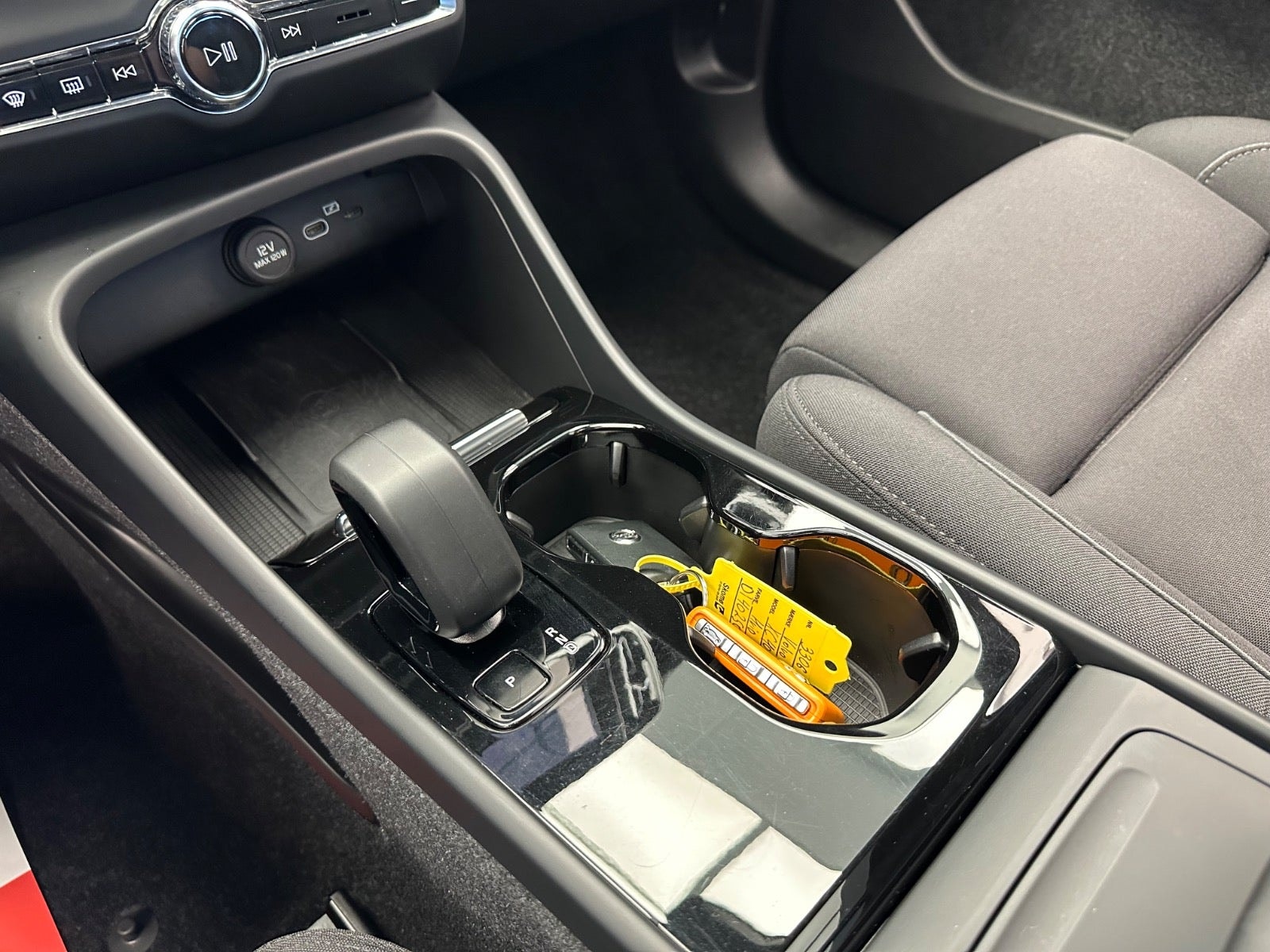 Volvo XC40 Recharge Twin, 408ps, 2023