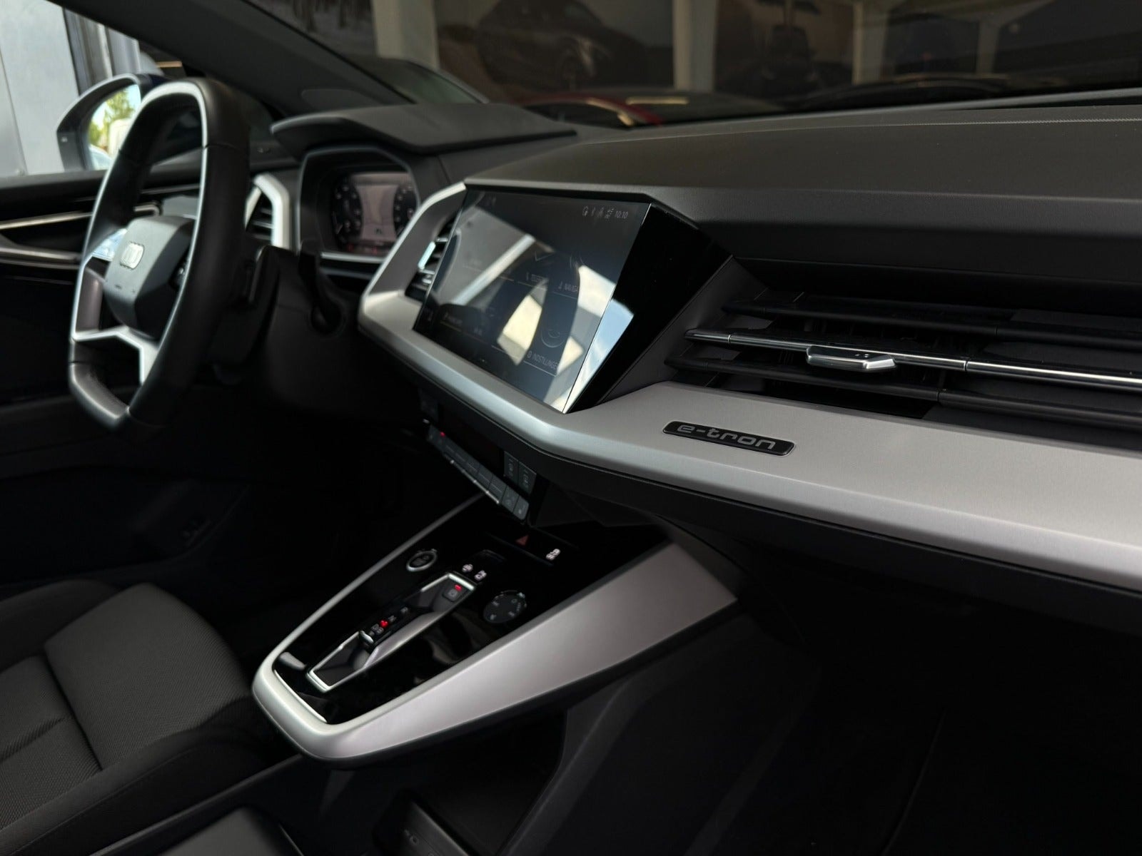 Audi Q4 45 e-tron, 286ps, 2025