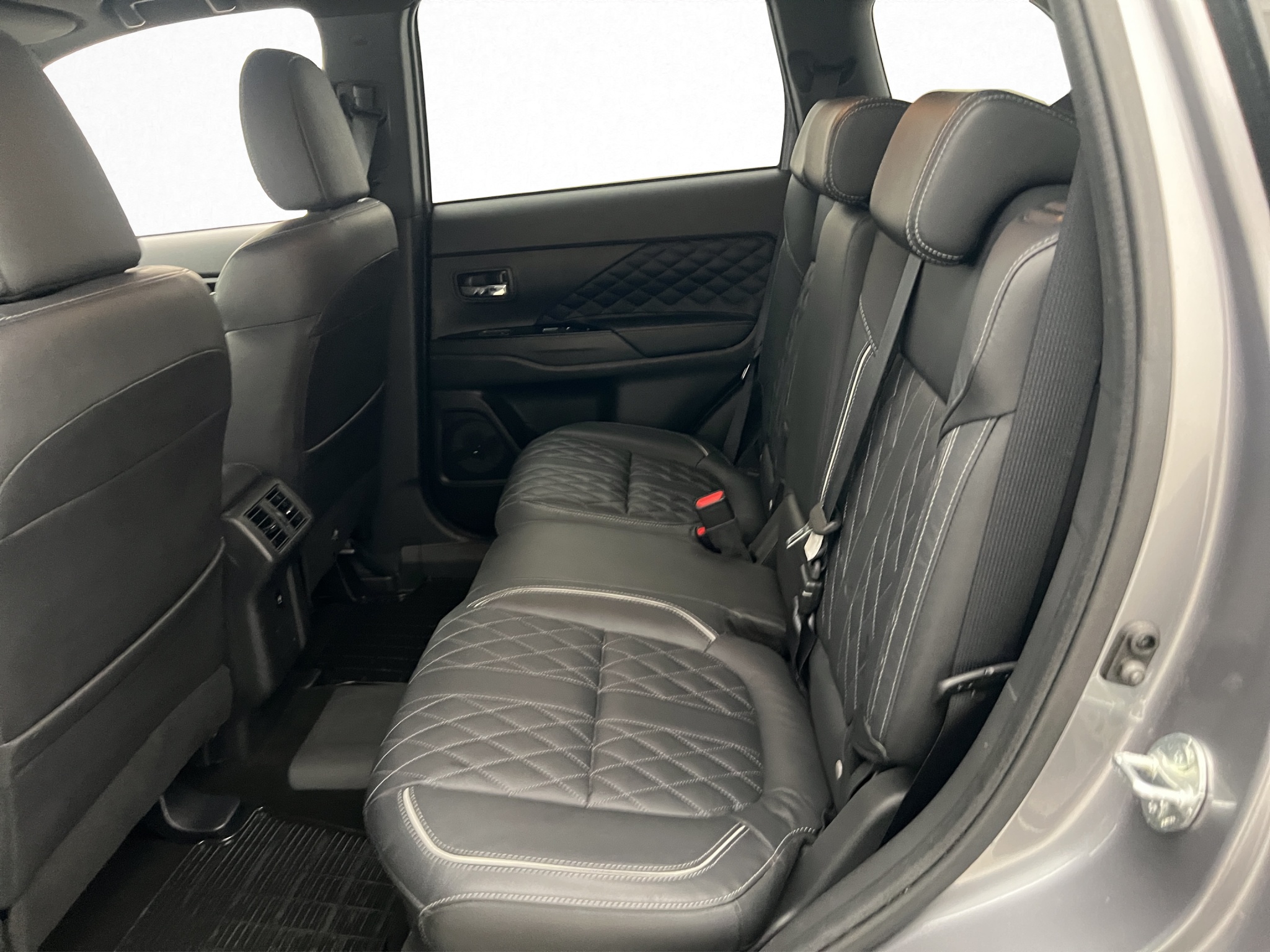 Mitsubishi Outlander PHEV CVT, 224hk, 2020