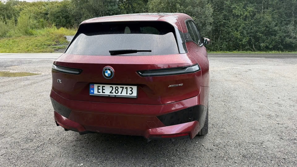 BMW iX xDrive40, 326hp, 2022