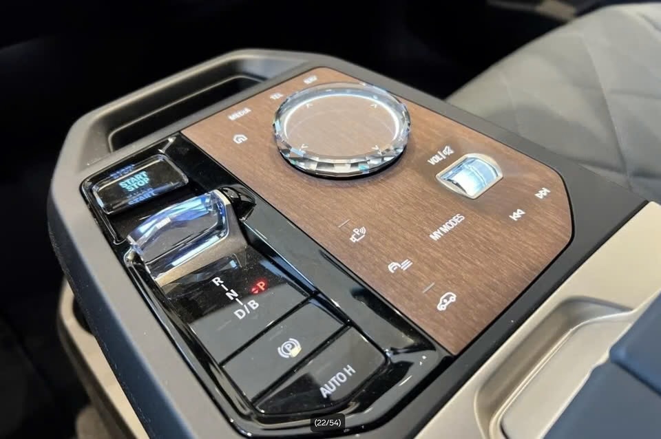 BMW iX xDrive40, 326hp, 2022