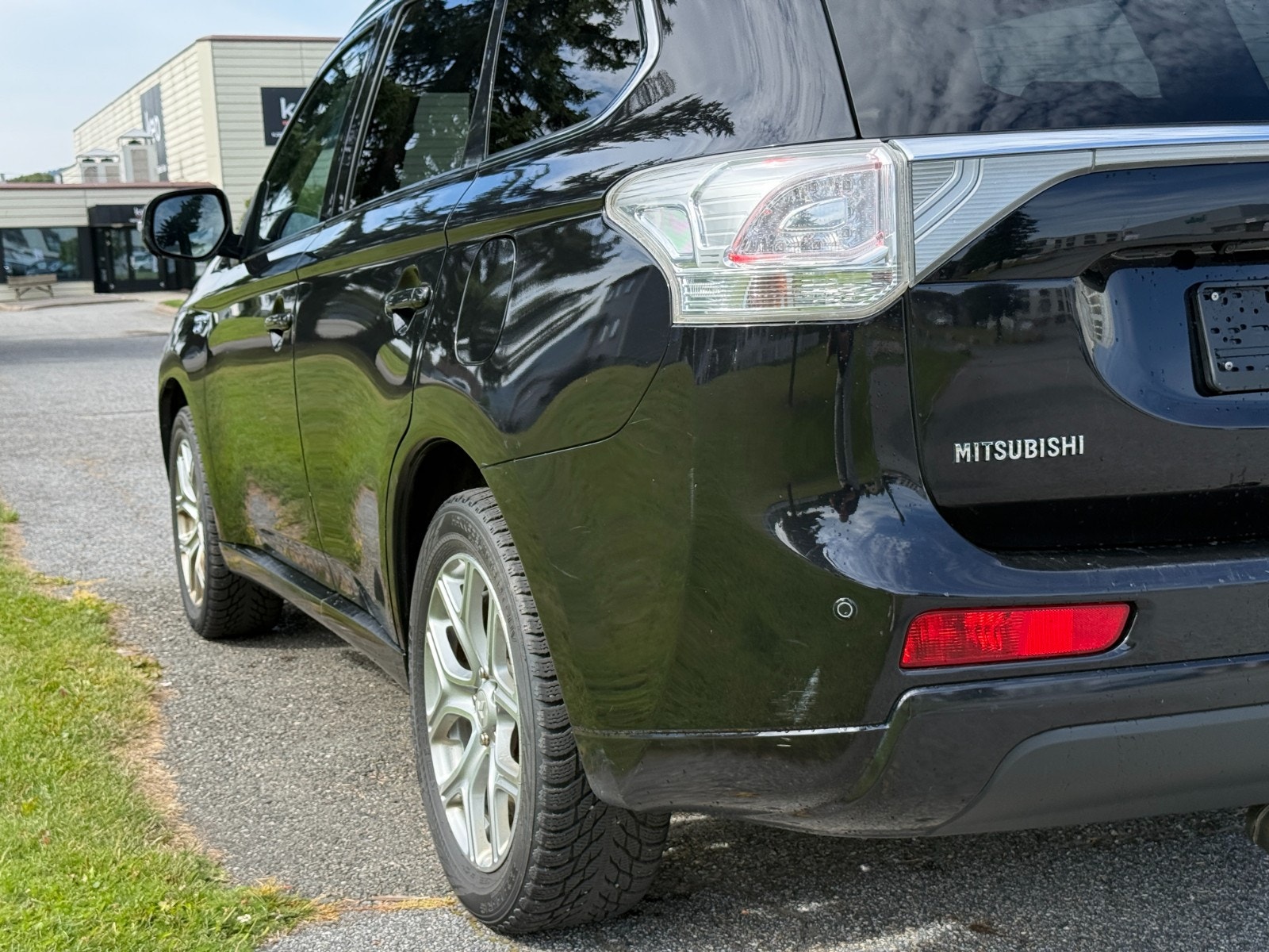 Mitsubishi Outlander PHEV CVT, 203hp, 2014