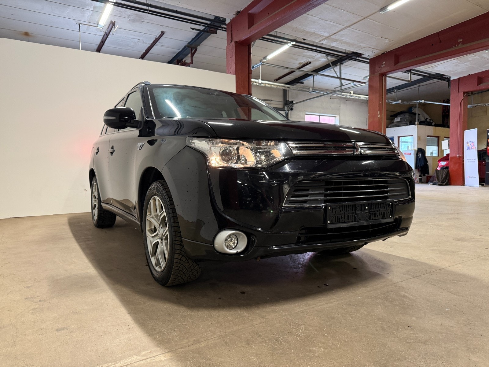 Mitsubishi Outlander PHEV CVT, 203hp, 2014