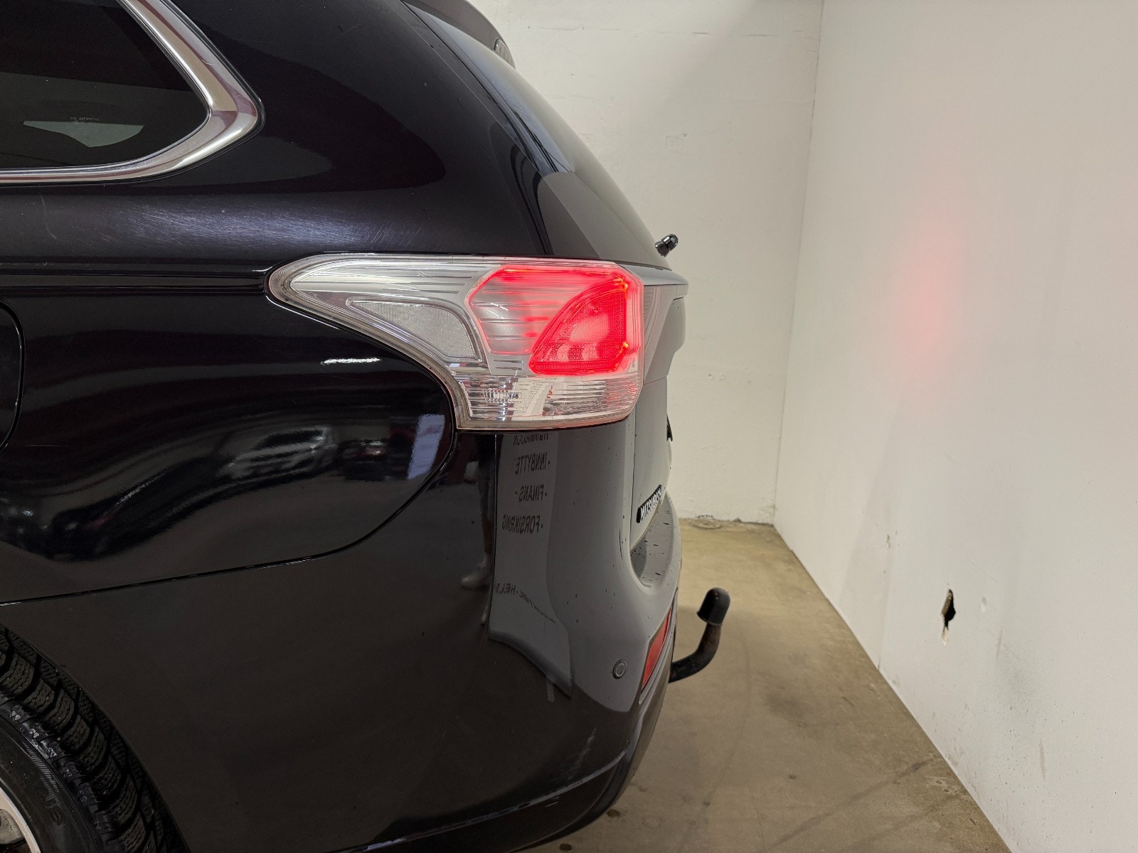 Mitsubishi Outlander PHEV CVT, 203hp, 2014