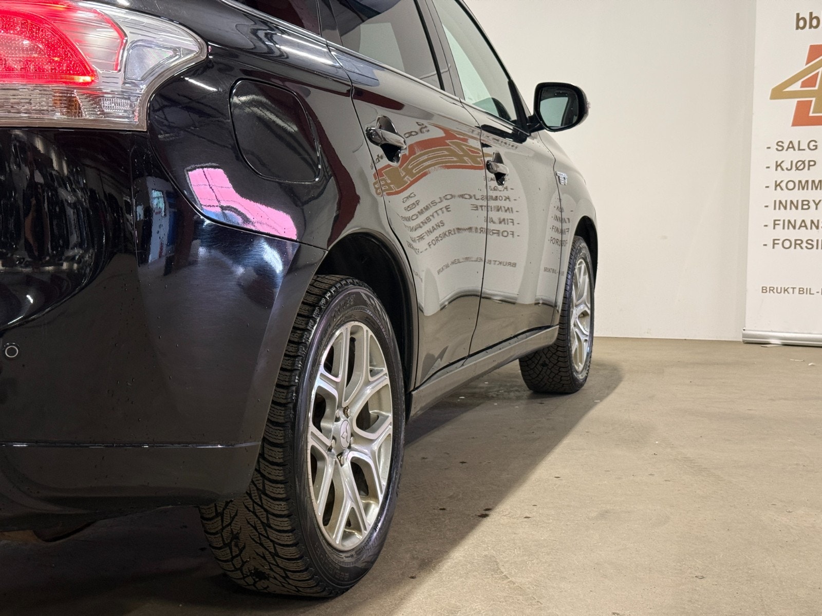 Mitsubishi Outlander PHEV CVT, 203hp, 2014