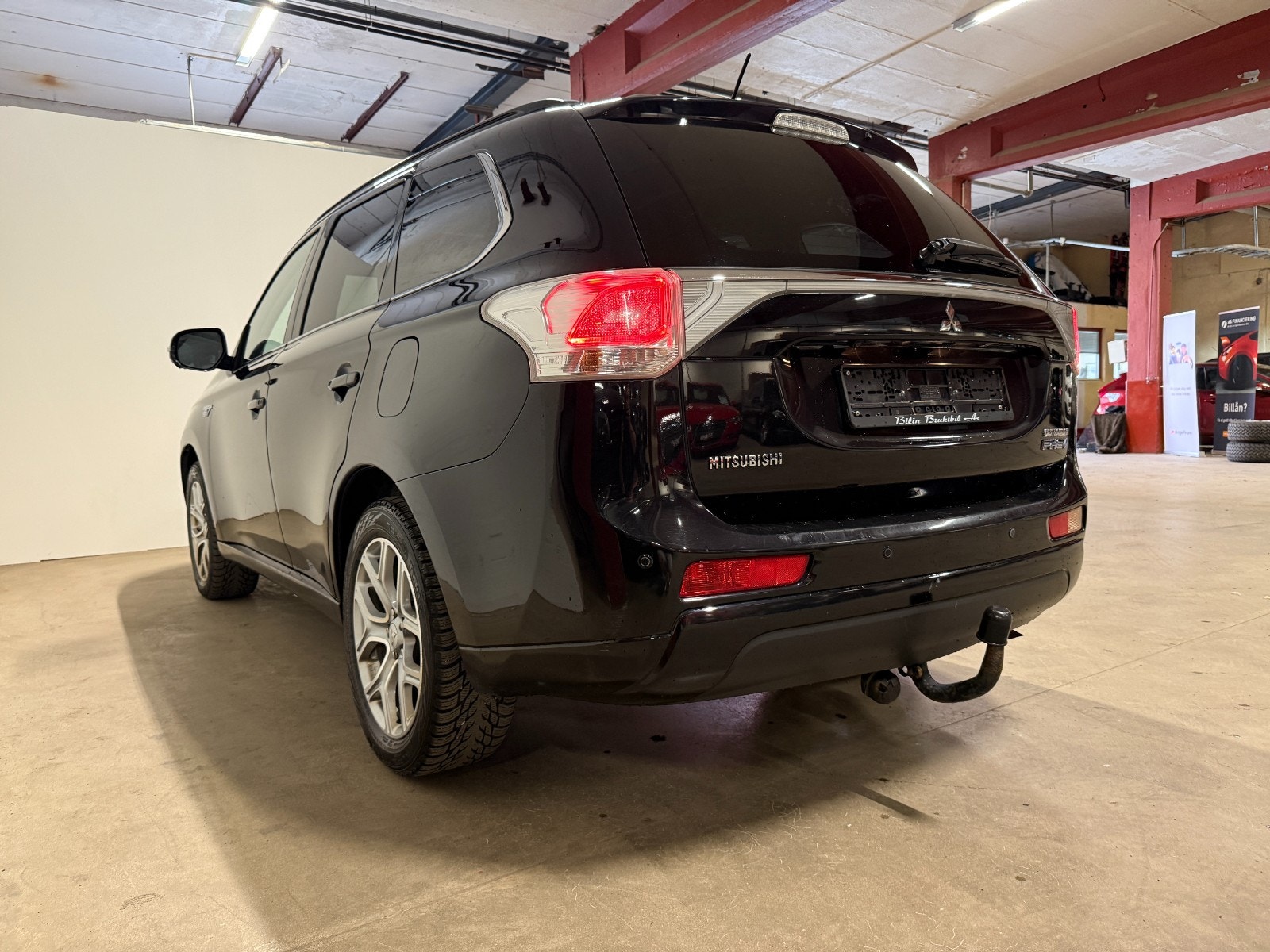 Mitsubishi Outlander PHEV CVT, 203hp, 2014
