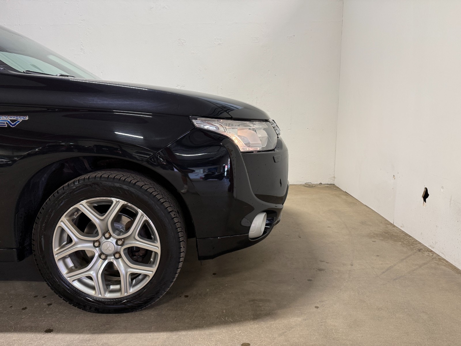 Mitsubishi Outlander PHEV CVT, 203hp, 2014