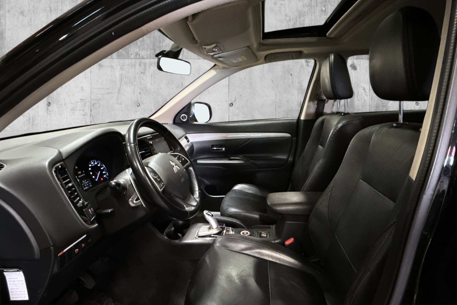 Mitsubishi Outlander PHEV CVT, 203hp, 2014
