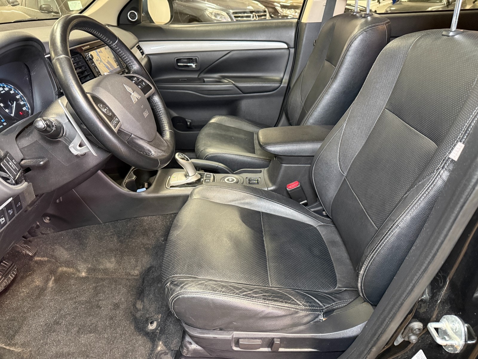 Mitsubishi Outlander PHEV CVT, 203hp, 2014