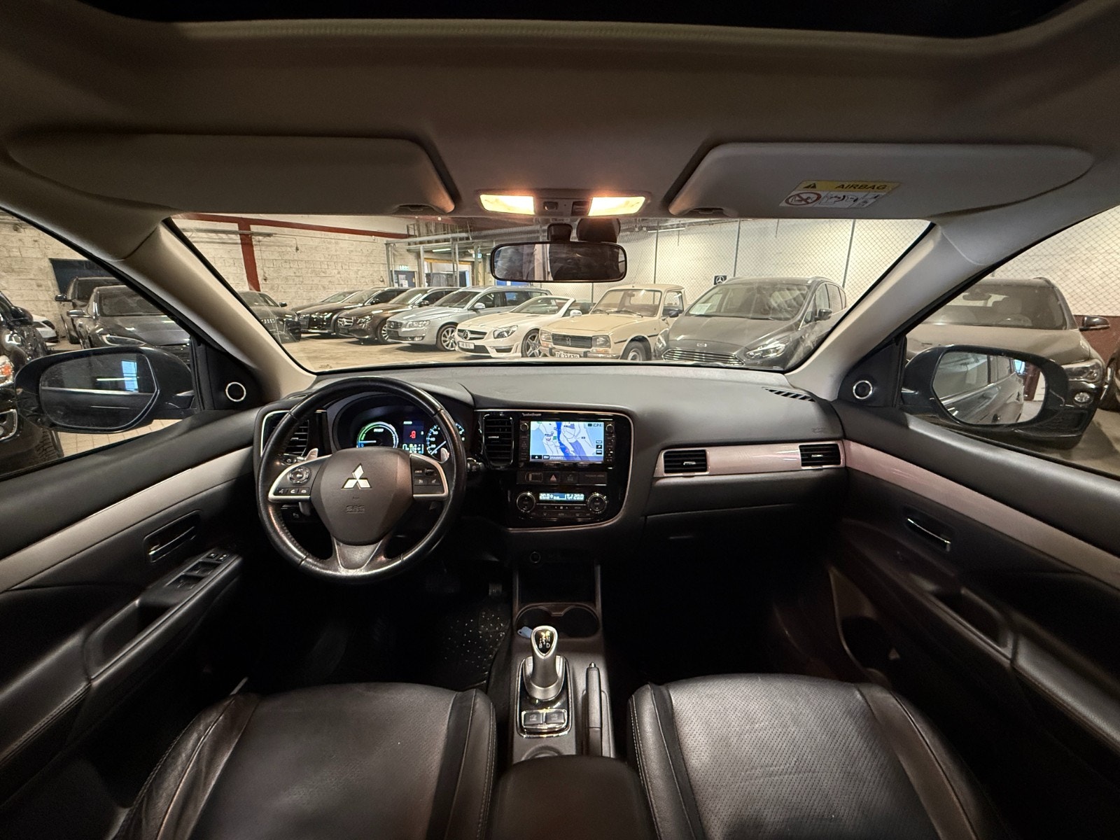 Mitsubishi Outlander PHEV CVT, 203hp, 2014