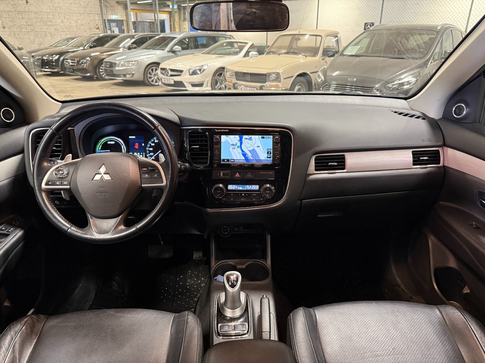 Mitsubishi Outlander PHEV CVT, 203hp, 2014