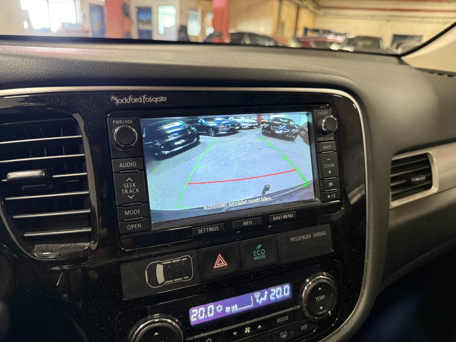 Mitsubishi Outlander PHEV CVT, 203hp, 2014
