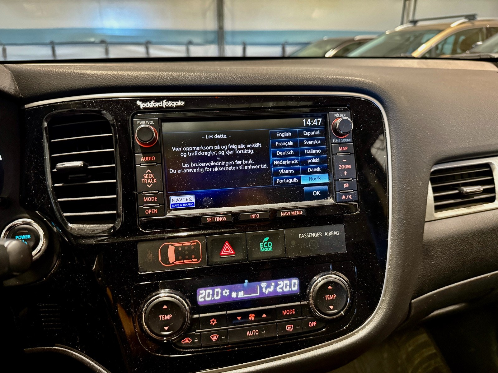 Mitsubishi Outlander PHEV CVT, 203hp, 2014