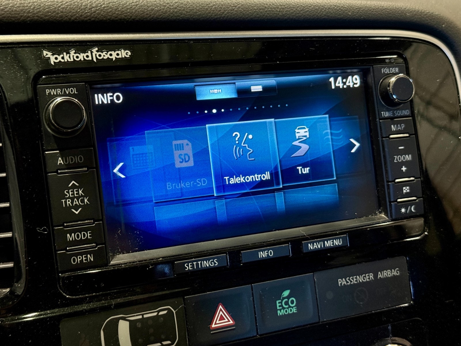 Mitsubishi Outlander PHEV CVT, 203hp, 2014